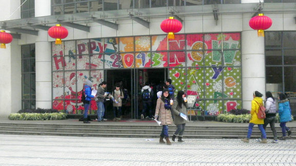 ��ӬF���l������